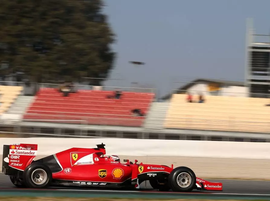 Kimi Räikkönen Foto zur News: Kleine Probleme: Ferrari hadert erneut mit Rundenanzahl