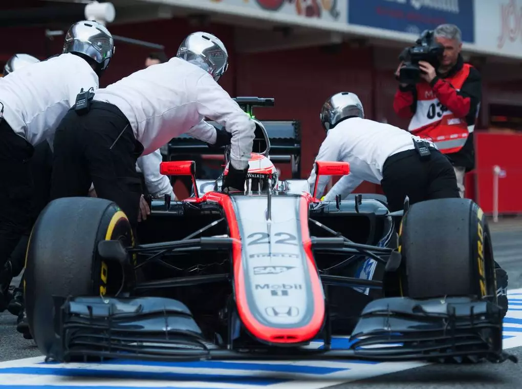 Jenson Button Foto zur News: Honda: Mehr Zeit für Entwicklung, aber wohl weniger Token