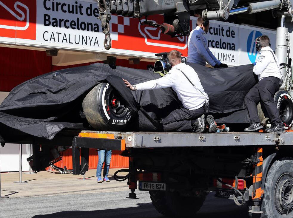 Foto zur News: McLaren in Problemen: Keine Erklärung des Alonso-Unfalls