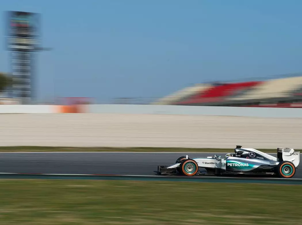Lewis Hamilton Foto zur News: Vorschau: Letzter Formel-1-Wintertest 2015 in Barcelona