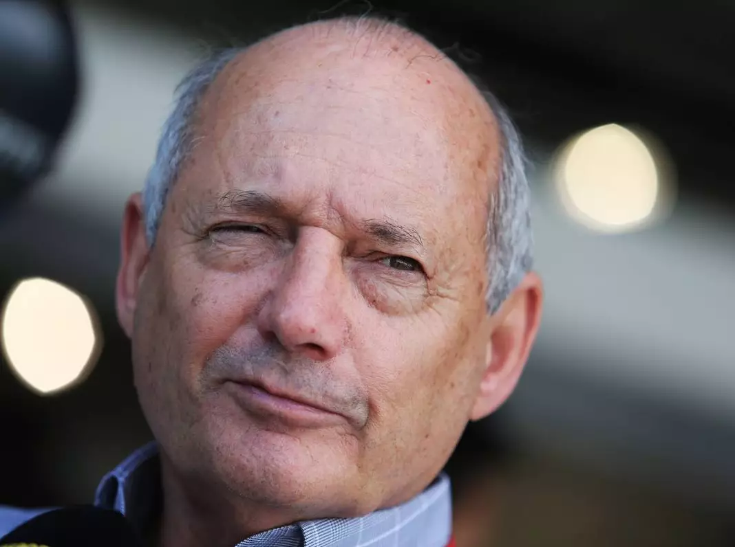 Ron Dennis Foto zur News: Alonso-Crash: McLaren dementiert Verschwörungstheorien