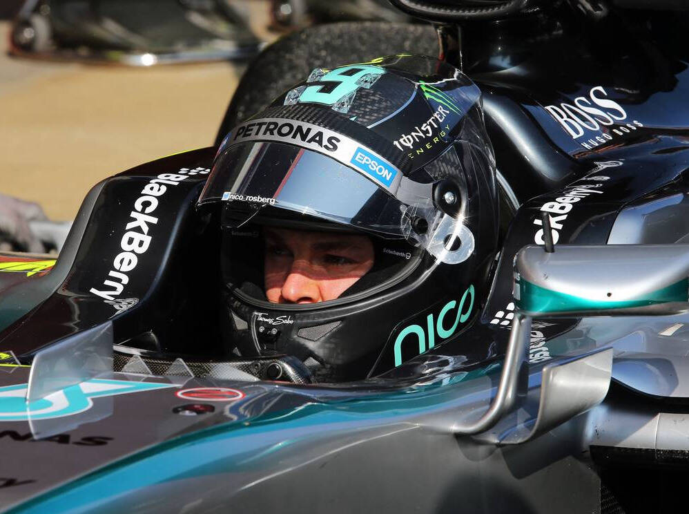 Foto zur News: Nico Rosberg behält dank Damenbinde den Durchblick
