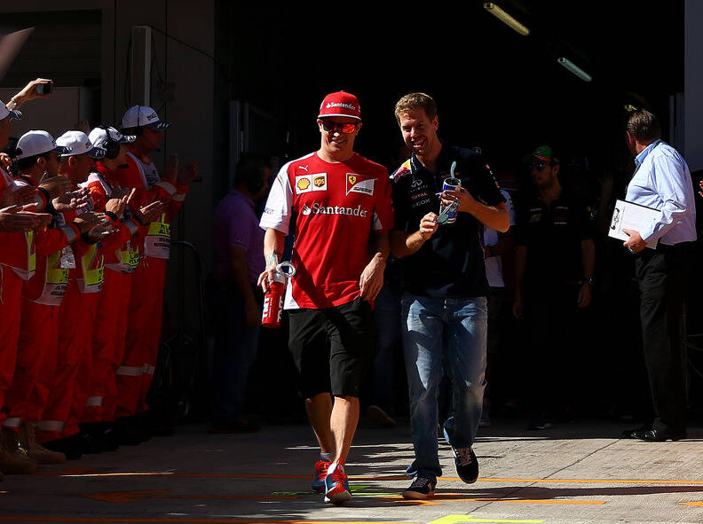 Foto zur News: Sebastian Vettel respektiert Kimi: "Finnen ticken eben anders"