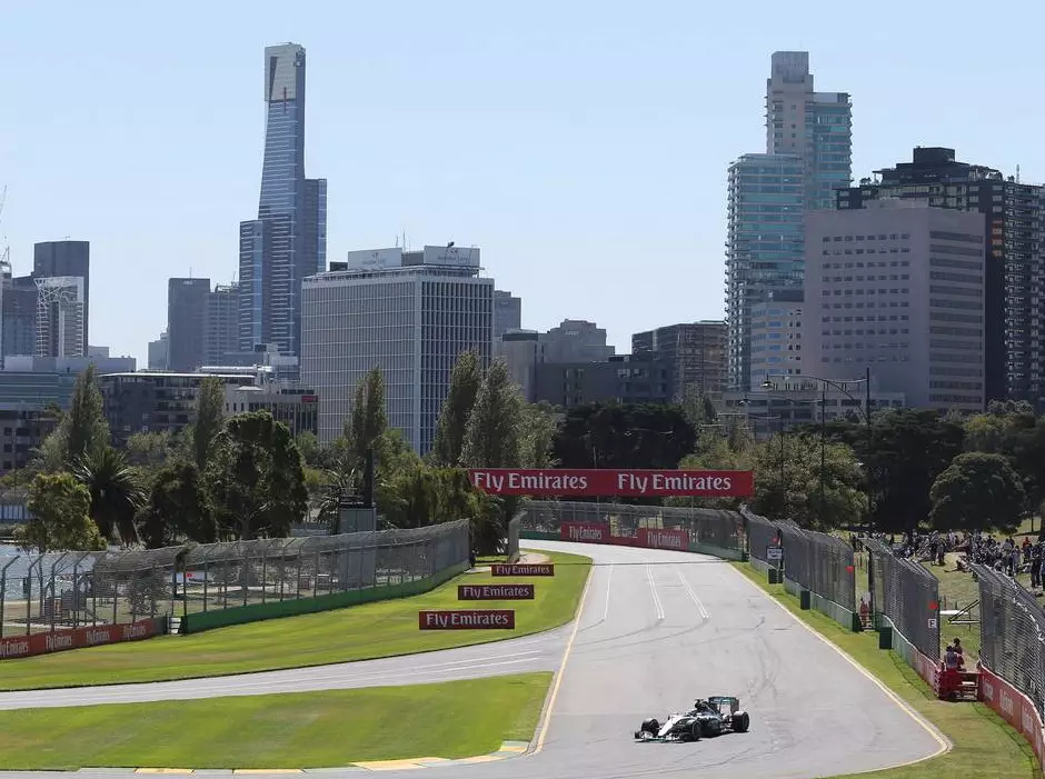 Lewis Hamilton Foto zur News: Ecclestone #AND# Haug: Wer wird "Best of the Rest"?