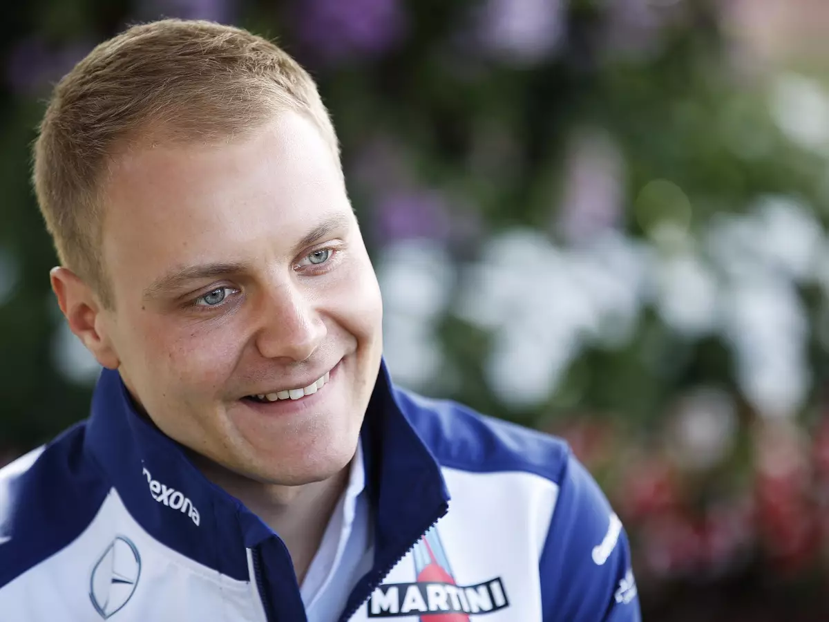 Foto zur News: Valtteri Bottas: Entscheidung über Start erst am Sonntag