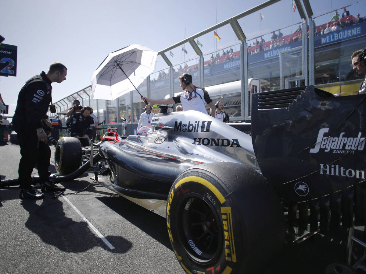 Foto zur News: Mercedes-Vergleich für Honda vernichtend? Button winkt ab