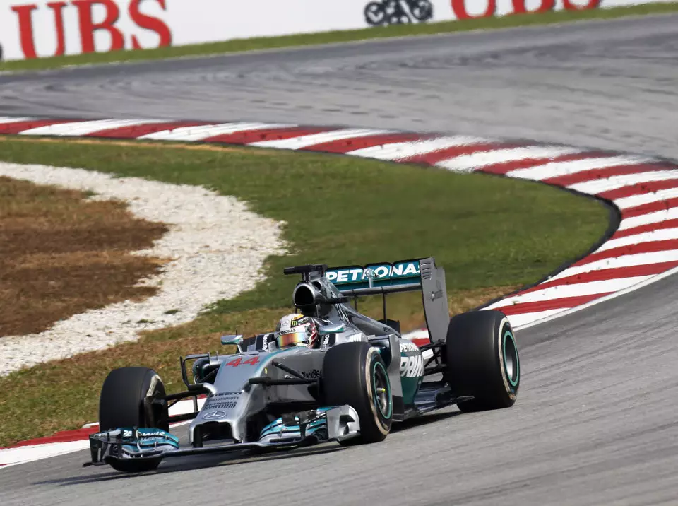 Foto zur News: Mercedes in Malaysia: Beendet Rosberg Hamiltons Serie?