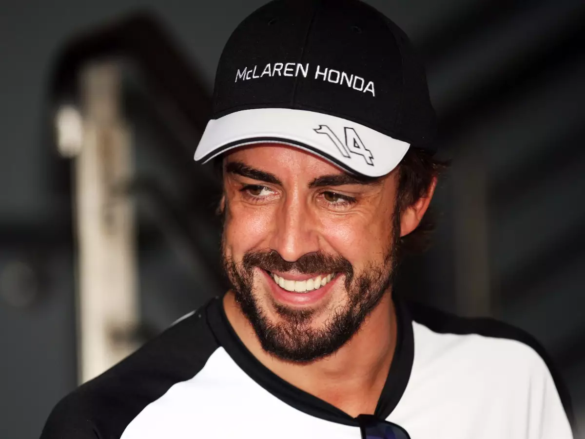 Fernando Alonso Foto zur News: Alonso trotzt Kritikern: "Der Sieg wird süßer schmecken"