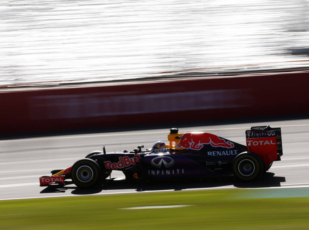 Foto zur News: Red Bull rudert zurück: Mercedes "natürlich nicht einbremsen"