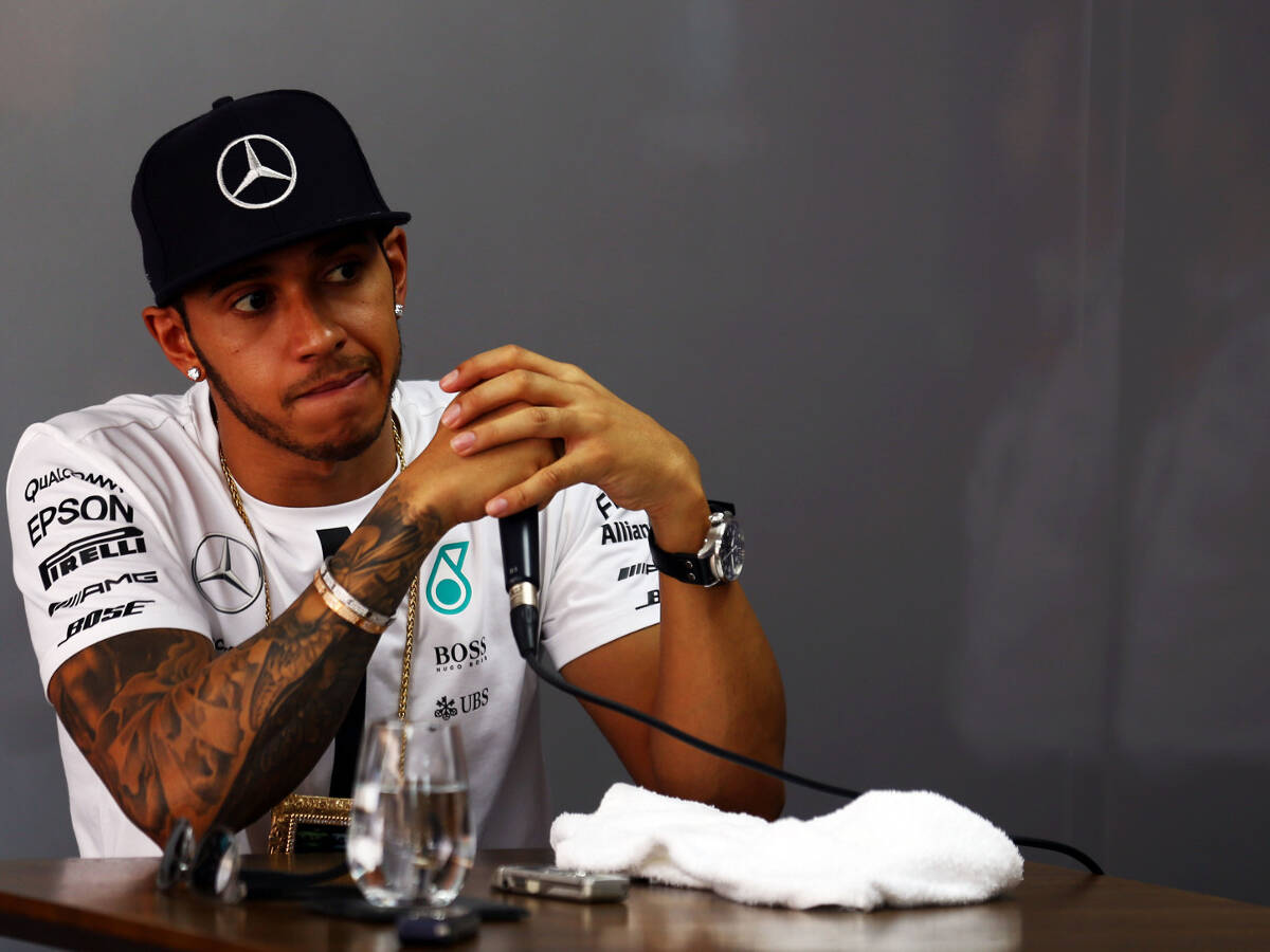 Foto zur News: Hamilton fordert FIA auf, Alonsos Unfallbericht herauszugeben