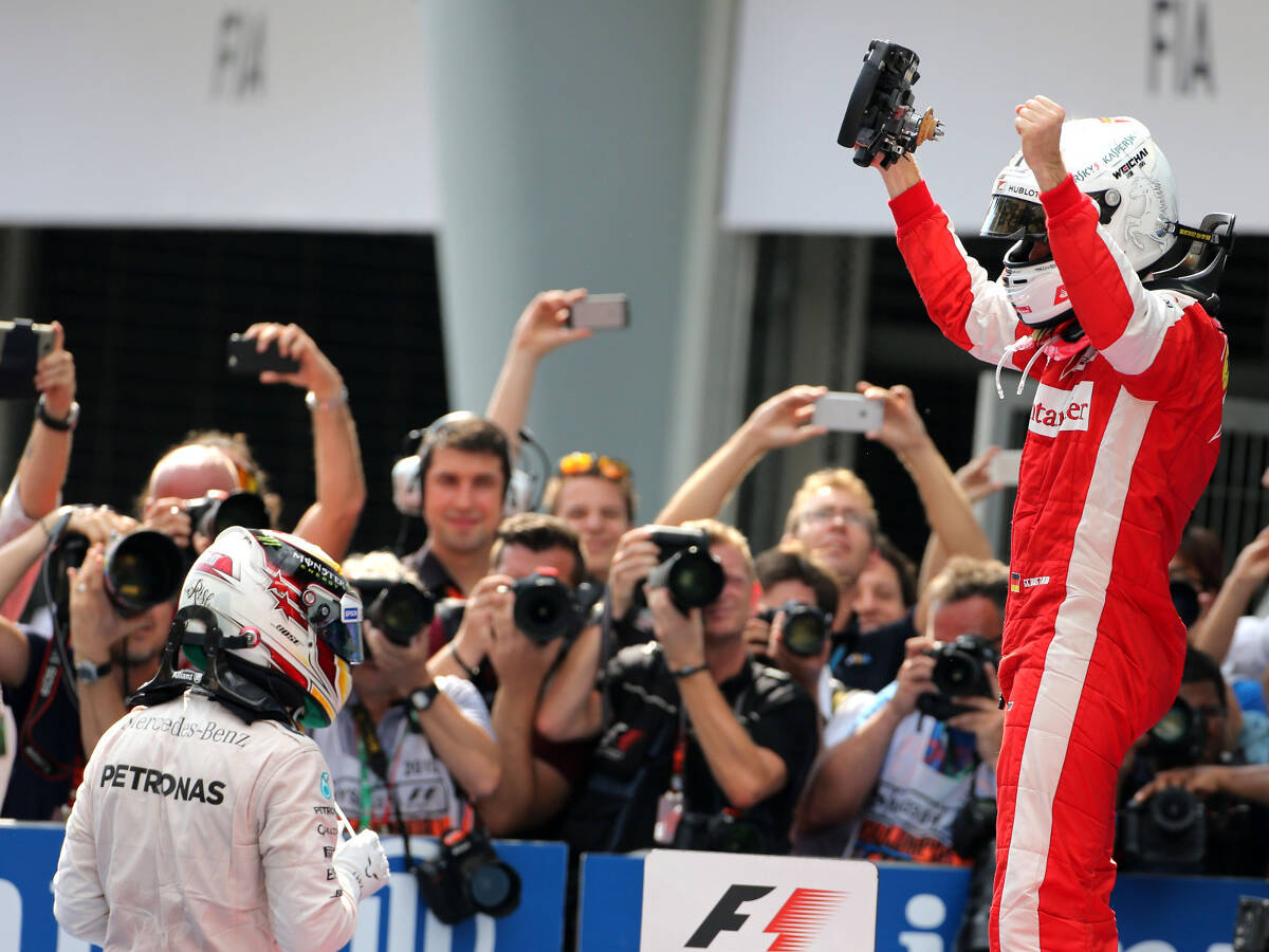 Foto zur News: Trotz Vettel-Sieg: Mercedes bleibt Formel-1-Favorit