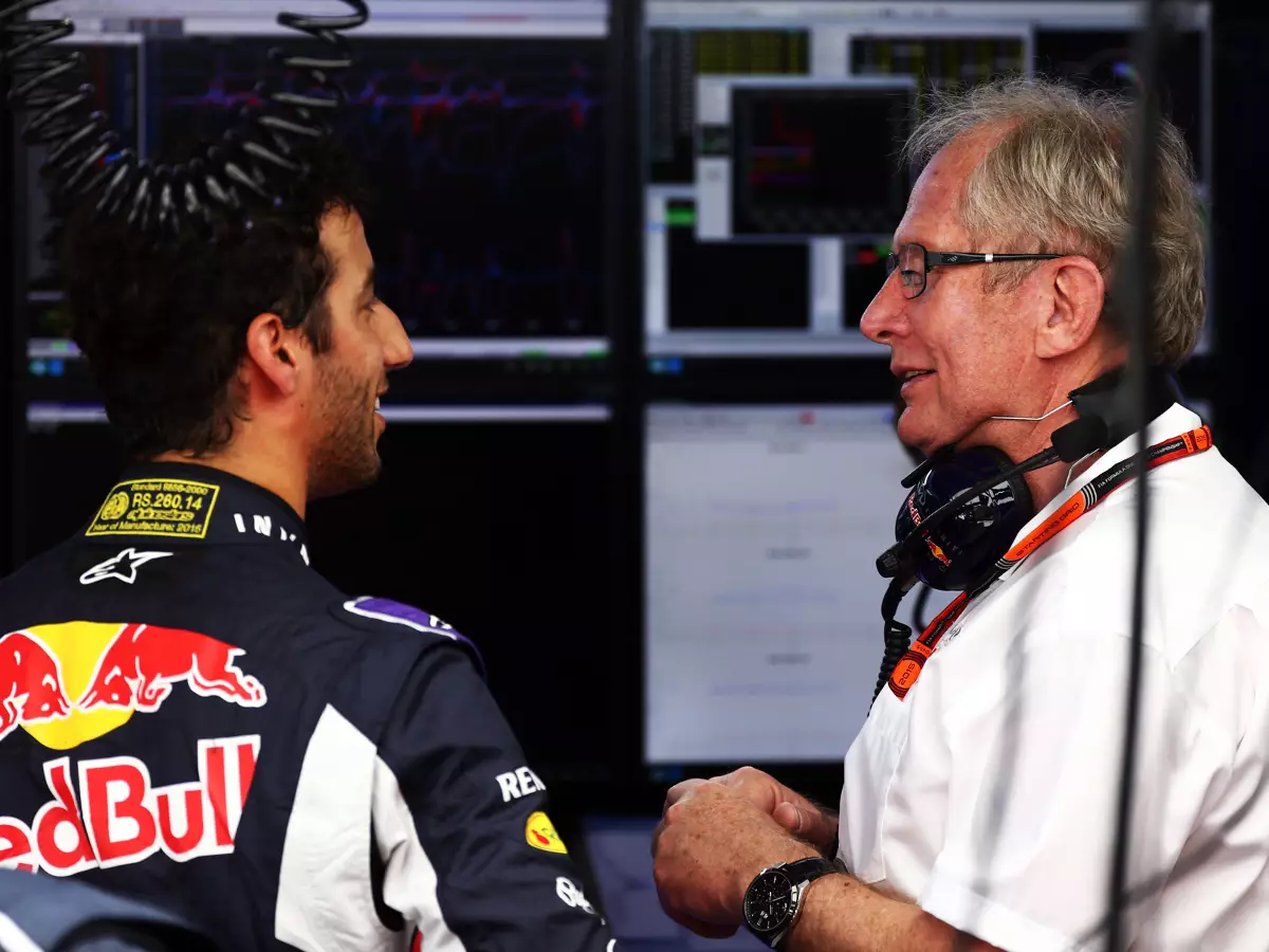 Daniel Ricciardo, Helmut Marko Foto zur News: Ricciardo bleibt bis 2018: "Helmut Marko mag mich"