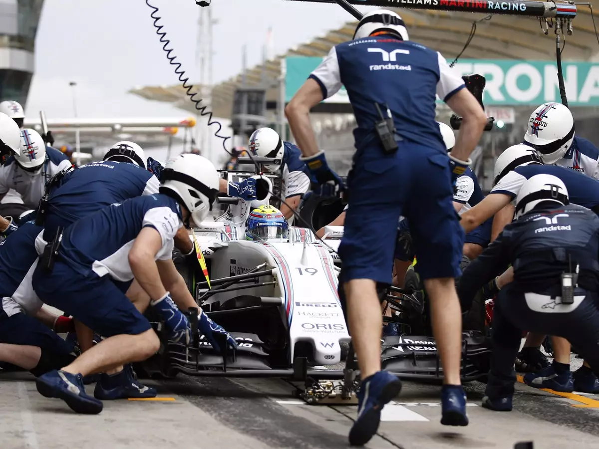 Foto zur News: Rob Smedley fordert konstantere Boxenstopps bei Williams