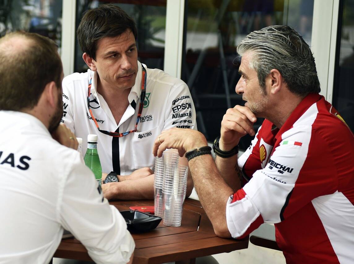 Foto zur News: Mercedes fordert FIA-Klarstellung: Kann Ferrari tricksen?
