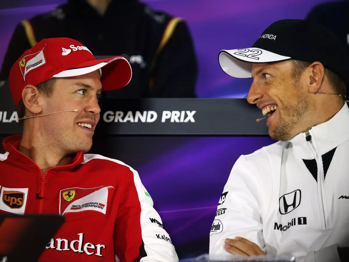Sebastian Vettel, Jenson Button Foto zur News: Sebastian Vettel #AND# Co.: Lustige Erinnerungen an Schanghai