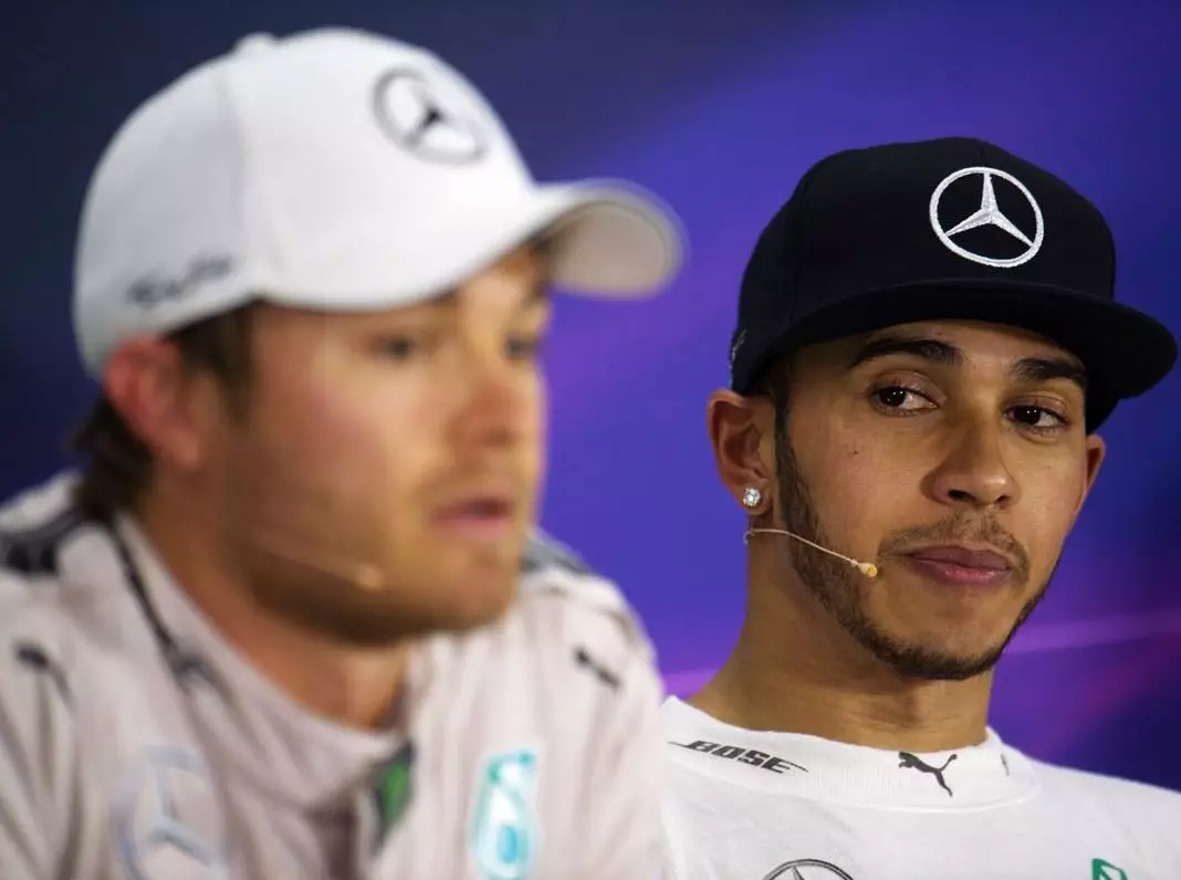 Nico Rosberg, Lewis Hamilton Foto zur News: Duell Hamilton gegen Rosberg: Schon wieder Psychokrieg