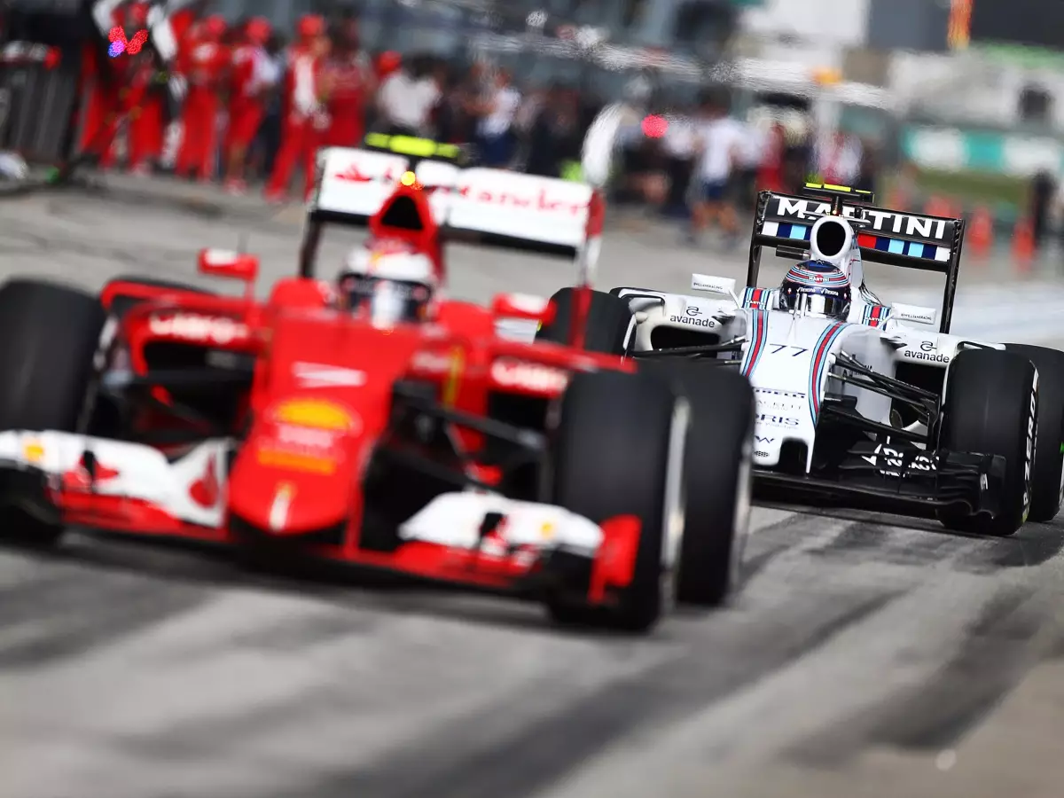 Valtteri Bottas, Kimi Räikkönen Foto zur News: Keine Chance gegen Ferrari? Williams auch 2015 dritte Kraft