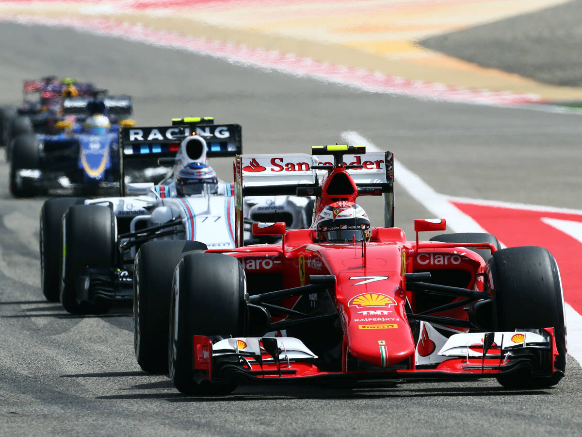 Foto zur News: Formel 1 Bahrain 2015: Ferrari dominiert erstes Training