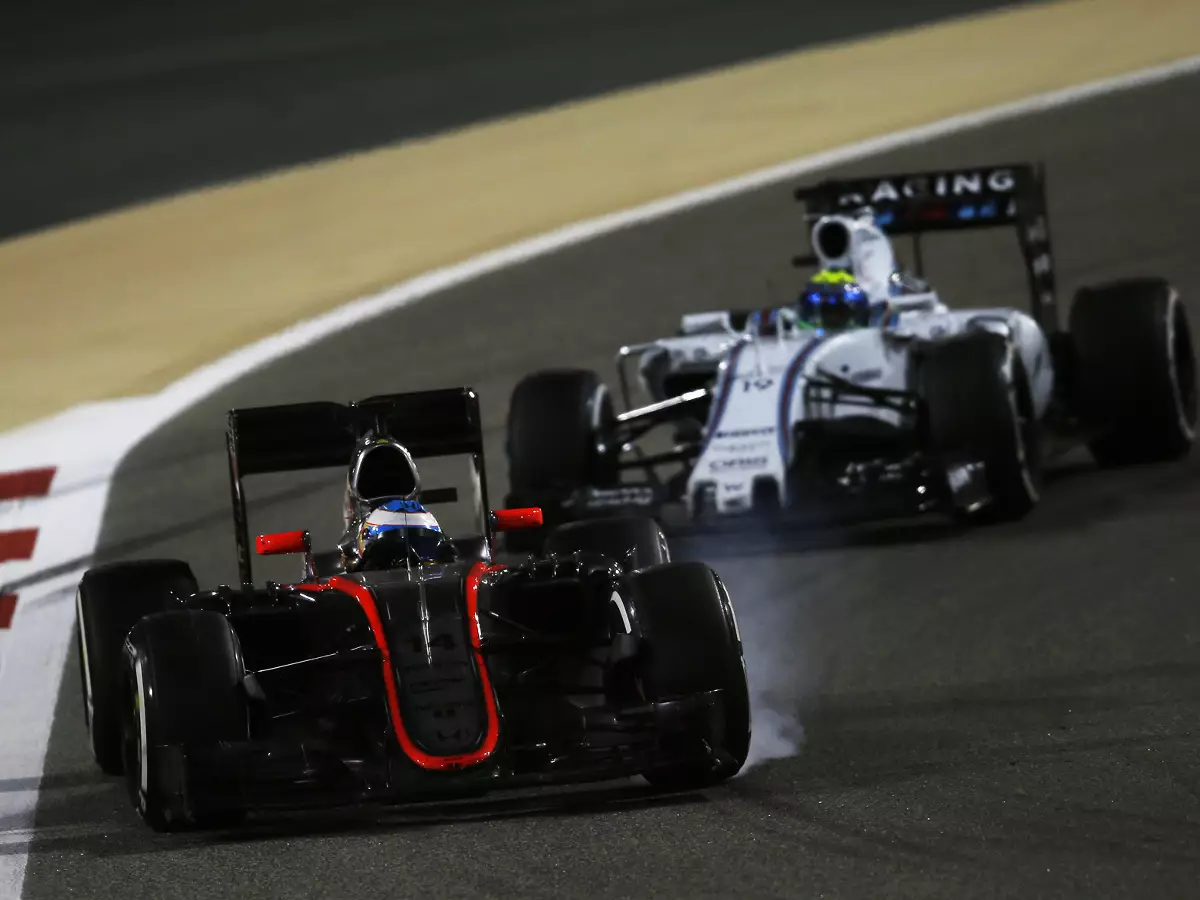 Fernando Alonso, Felipe Massa Foto zur News: McLaren-Honda: Wenigstens ein Lichtblick im Nachtrennen
