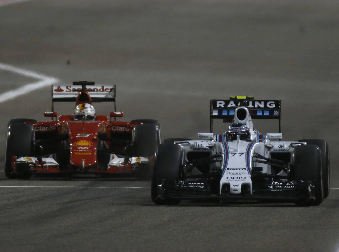 Foto zur News: Valtteri Bottas #AND# Sebastian Vettel: Nur einmal wurde es haarig...