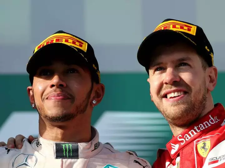Nico Rosberg, Lewis Hamilton, Sebastian Vettel Foto zur News: Vettel #AND# Hamilton: Glaube an Feindschaft "ein bisschen blöd"