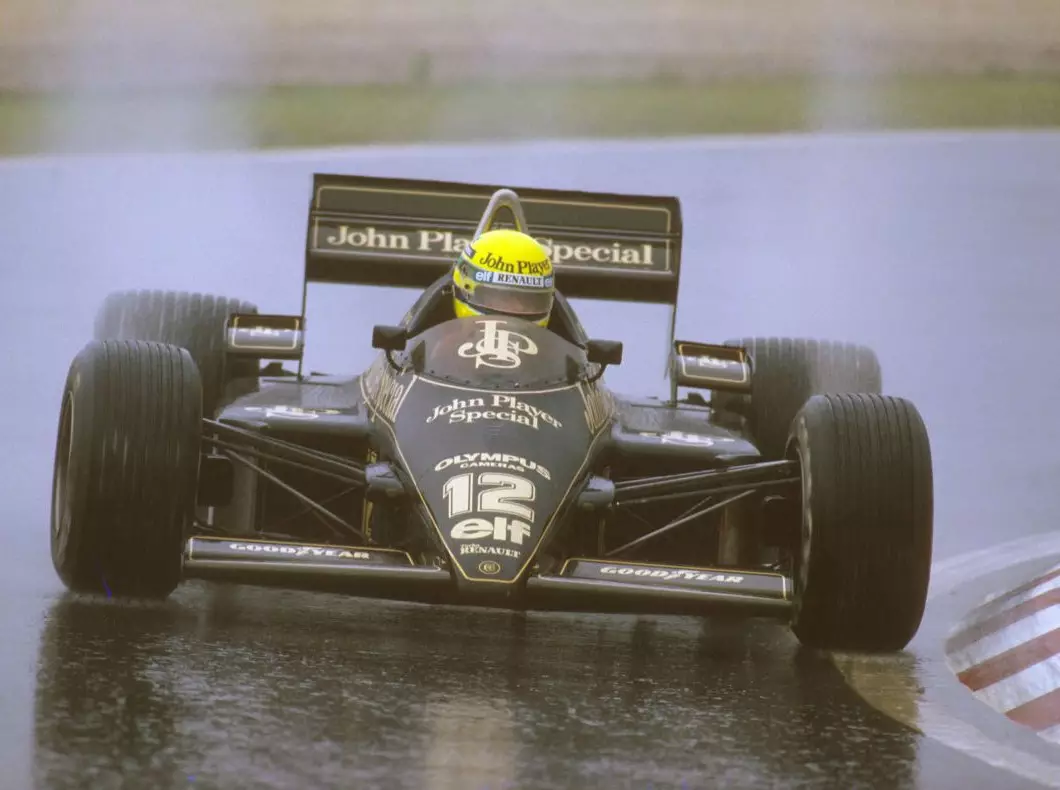 Foto zur News: Estoril 1985: Der erste Formel-1-Sieg von Ayrton Senna