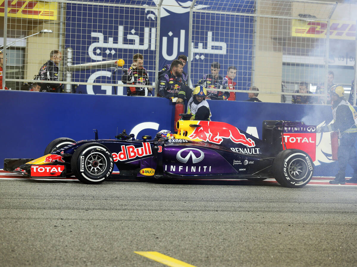 Foto zur News: Red Bull klagt über Renault-Misere: "Ein Würfelspiel!"