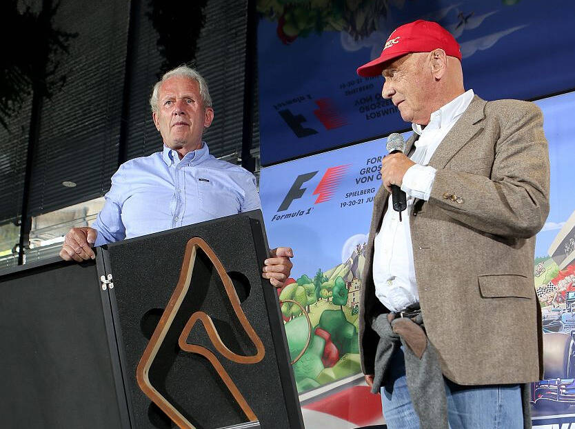 Foto zur News: Red Bull zeigt Spielberg-Pokale - und begnügt sich mit Zucker