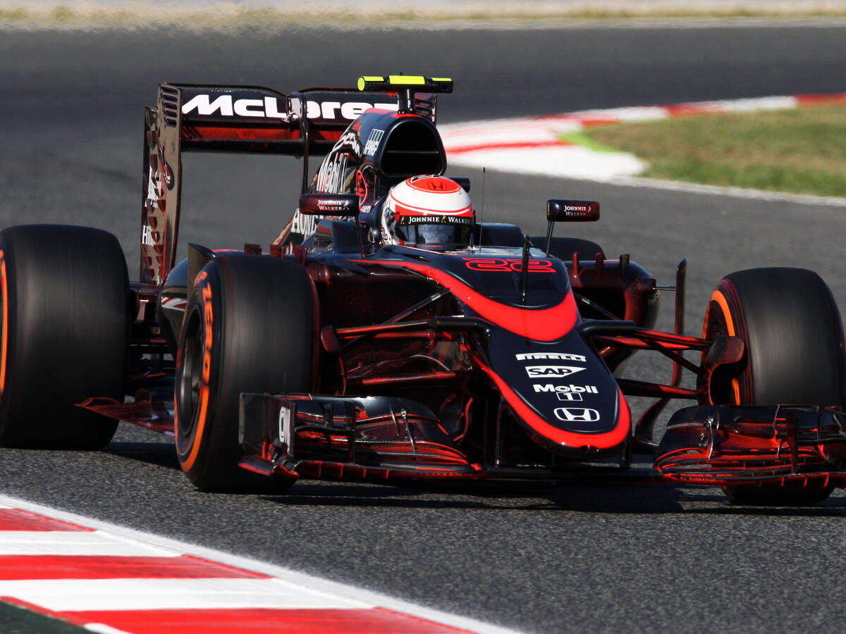 Foto zur News: McLaren in Barcelona "zehn Mal besser", aber...