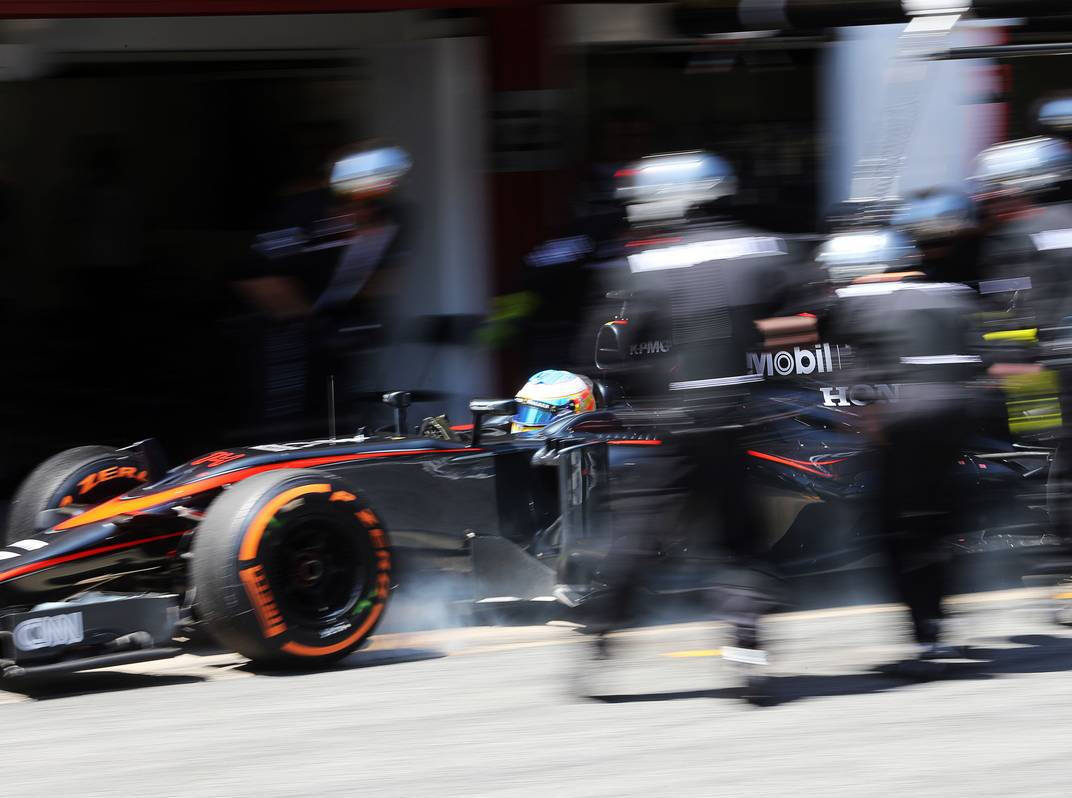 Foto zur News: Alonso-Defekt: McLaren fordert Diskussion über Abreißvisiere