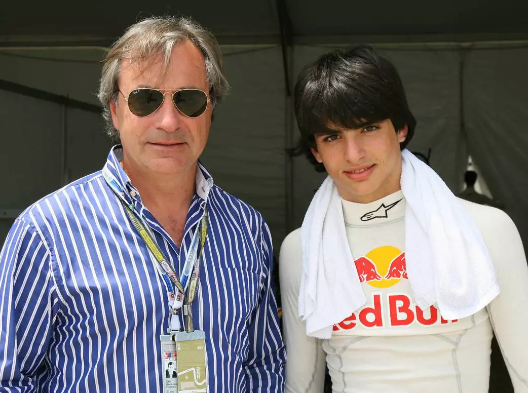 Foto zur News: Carlos Sainz: Schule war wichtiger als Papas Rennen