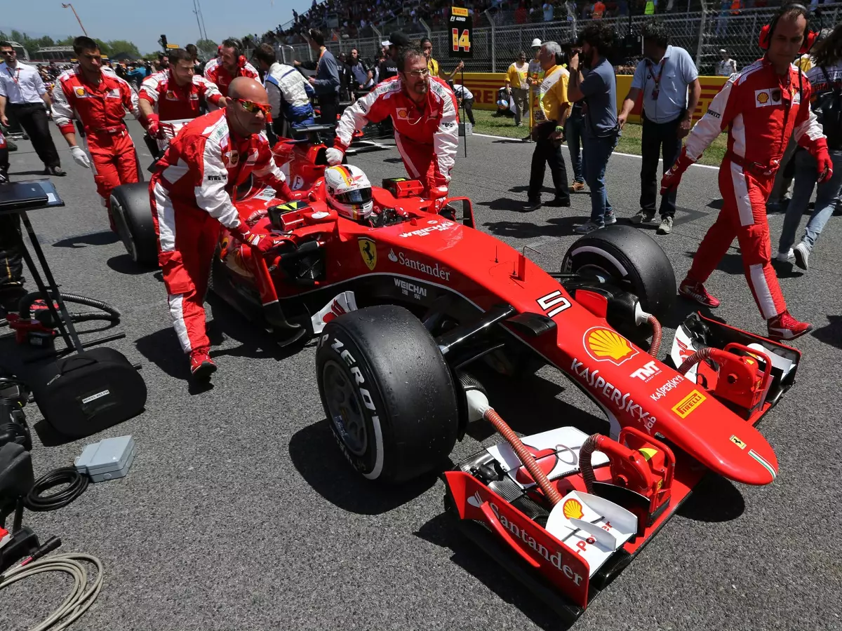 Sebastian Vettel Foto zur News: FIA: Barcelona-Update von Ferrari war legal