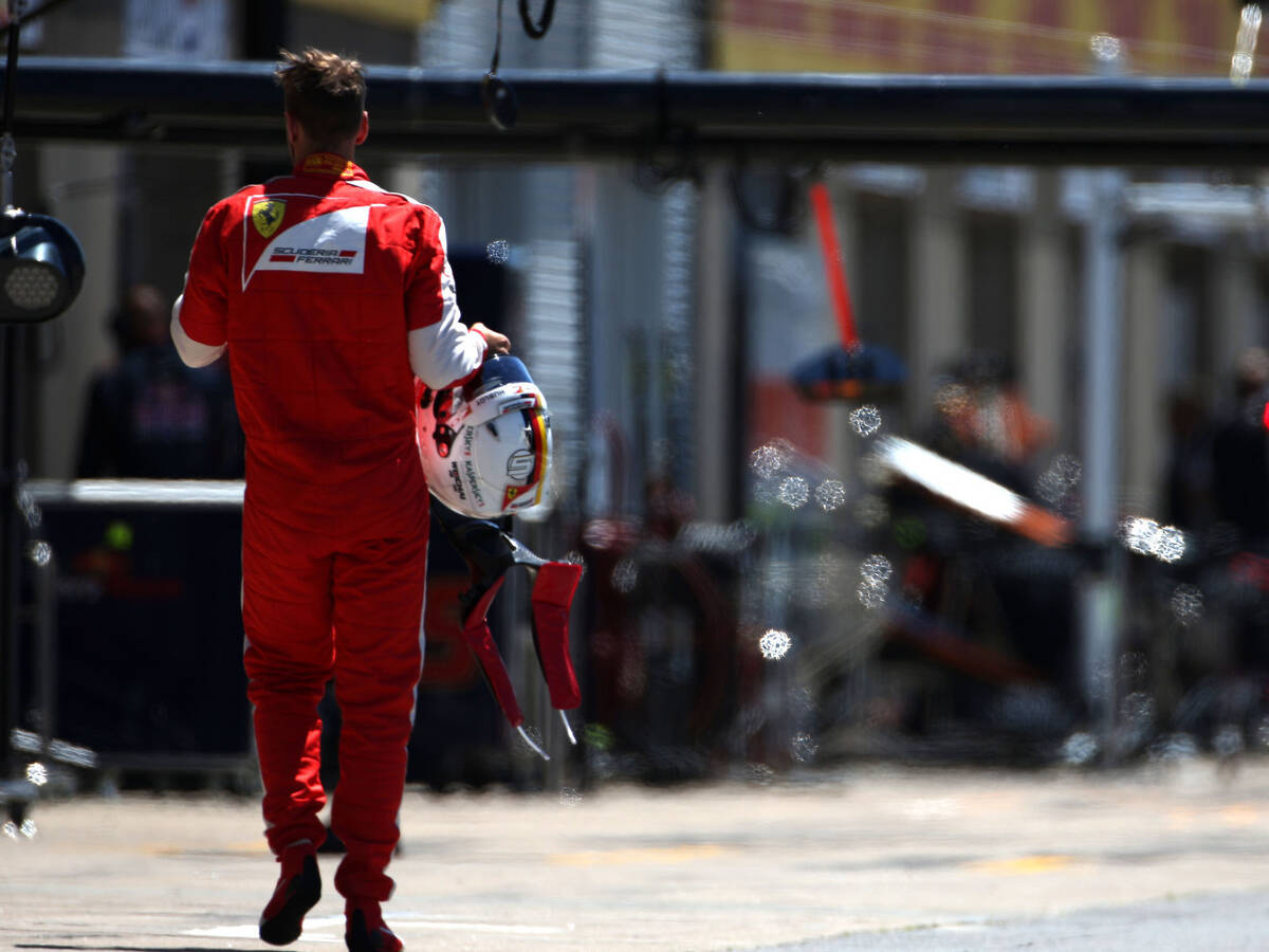 Foto zur News: Überholen bei Rot: Sebastian Vettel fünf Startplätze zurück