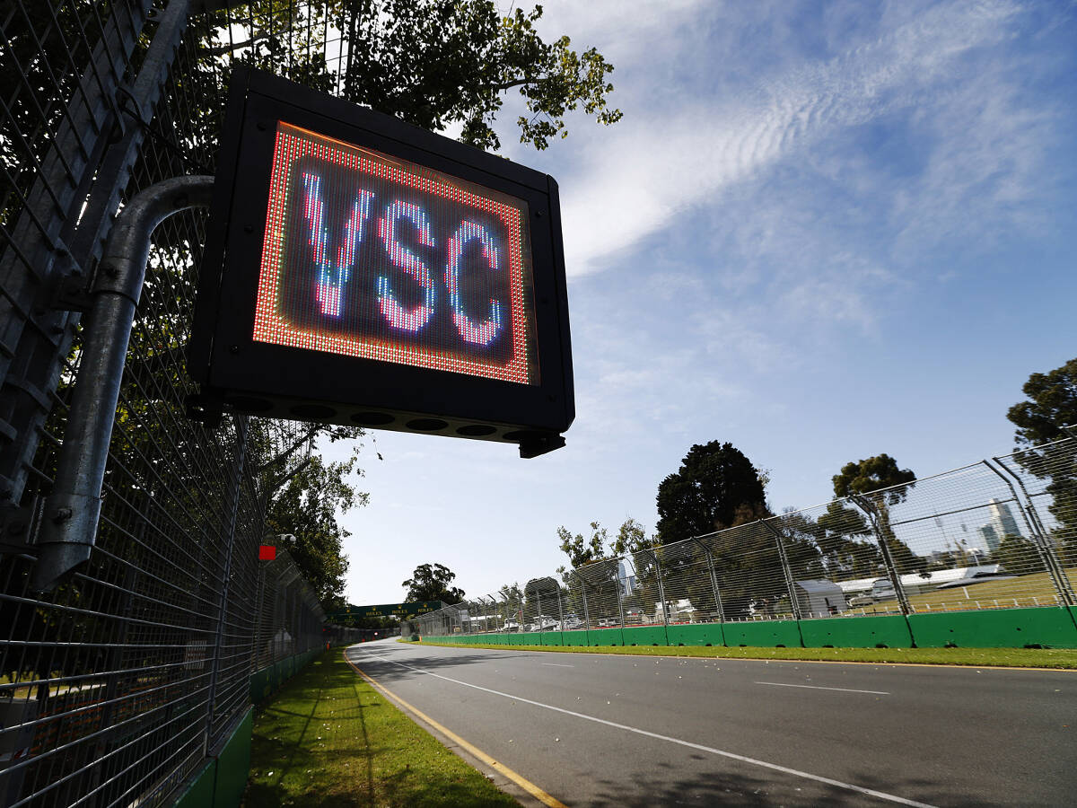 Foto zur News: FIA-Rennleiter erklärt Safety-Car: Wann virtuell, wann echt?