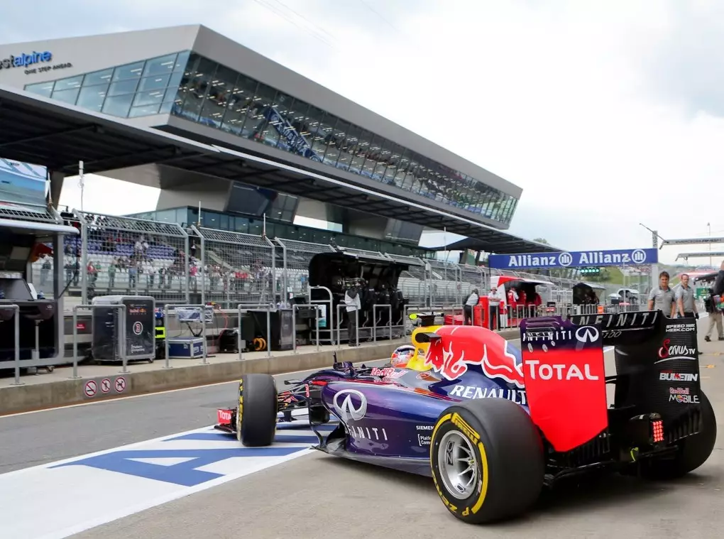 Foto zur News: Red Bull opfert Heimspiel: Letzte Startreihe wegen Gridstrafen