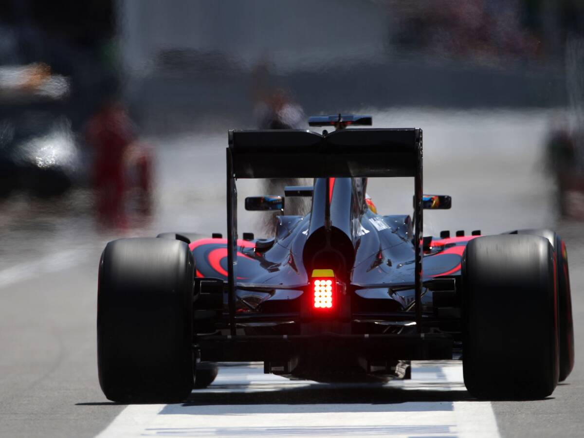 Foto zur News: McLaren-Honda: Wieder Motorenprobleme, nun auch Strafen