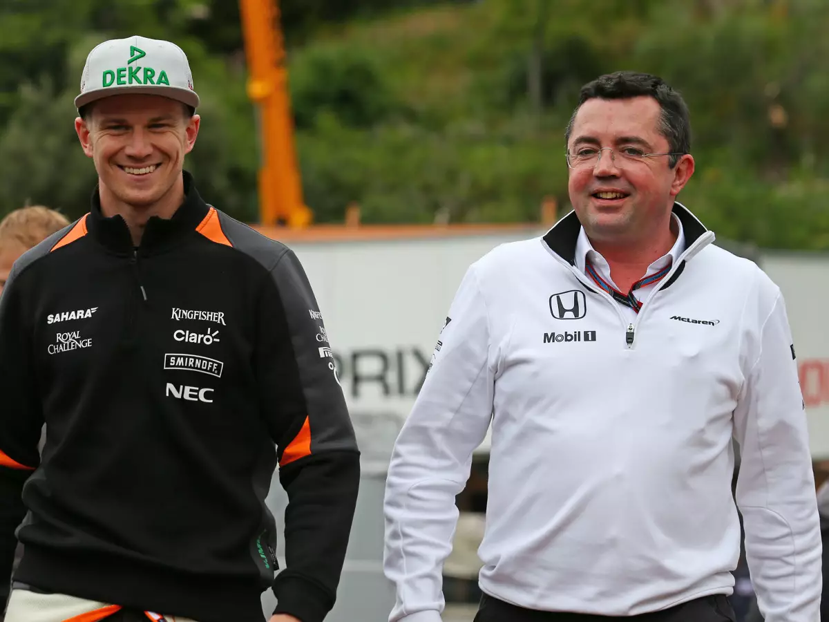 Nico Hülkenberg, Eric Boullier Foto zur News: Fast Flugzeugabsturz: McLaren-Teamchef entgeht Katastrophe