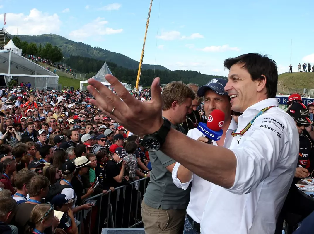 Foto zur News: Heimspiel in Österreich: Toto Wolff wird sentimental