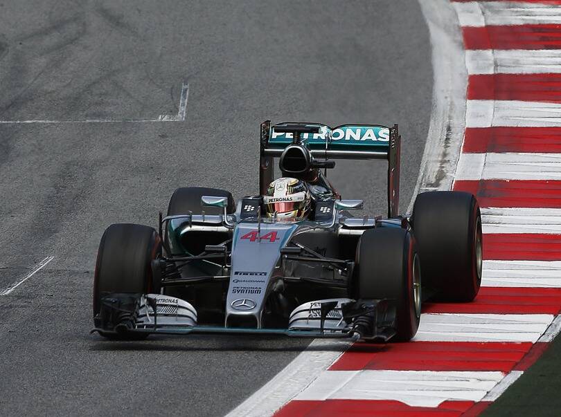 Foto zur News: Mercedes dachte über Zusatzstopp für Hamilton nach