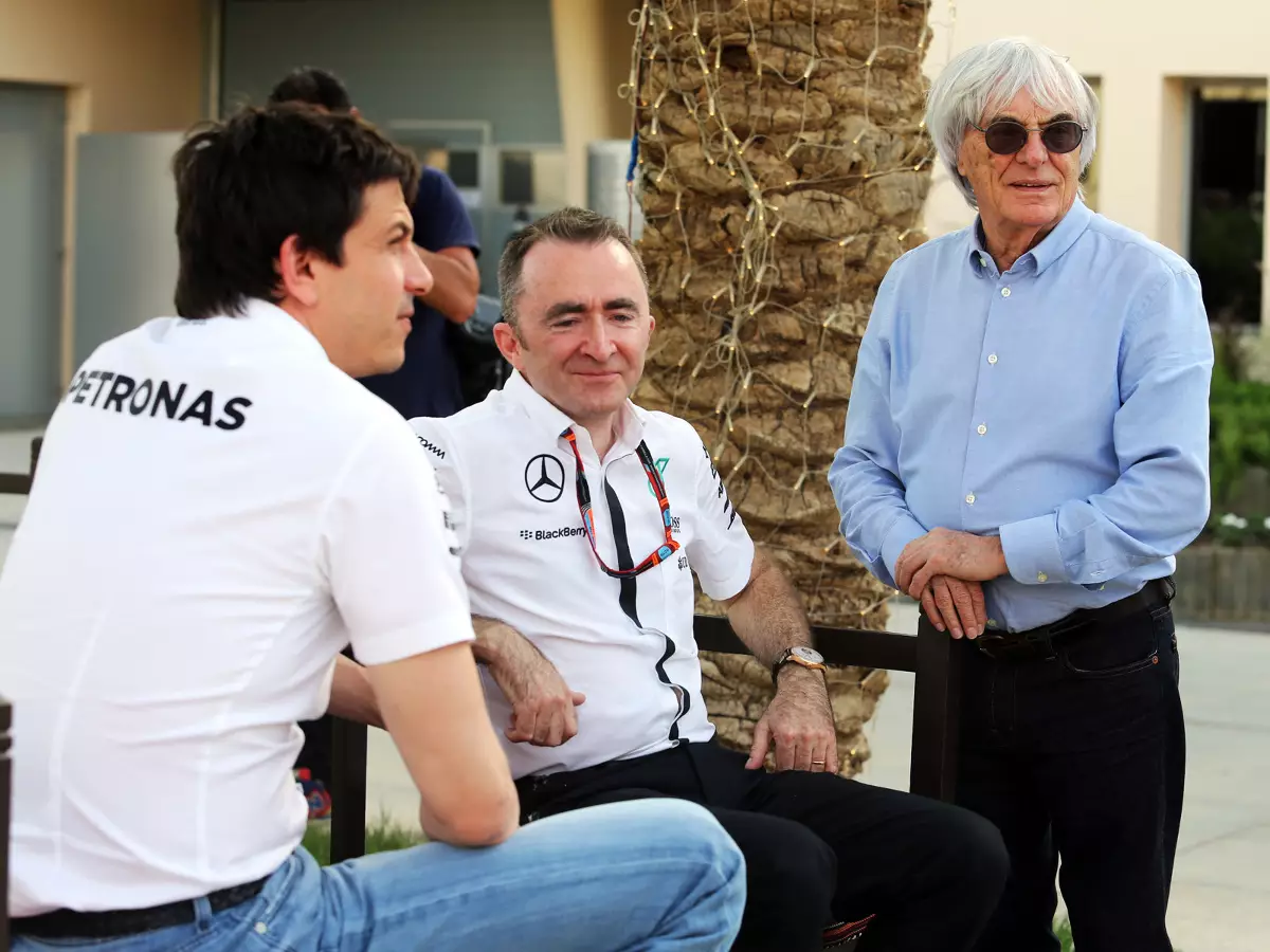 Foto zur News: Ecclestone rügt Mercedes: Zweitklassiges Material für Kunden