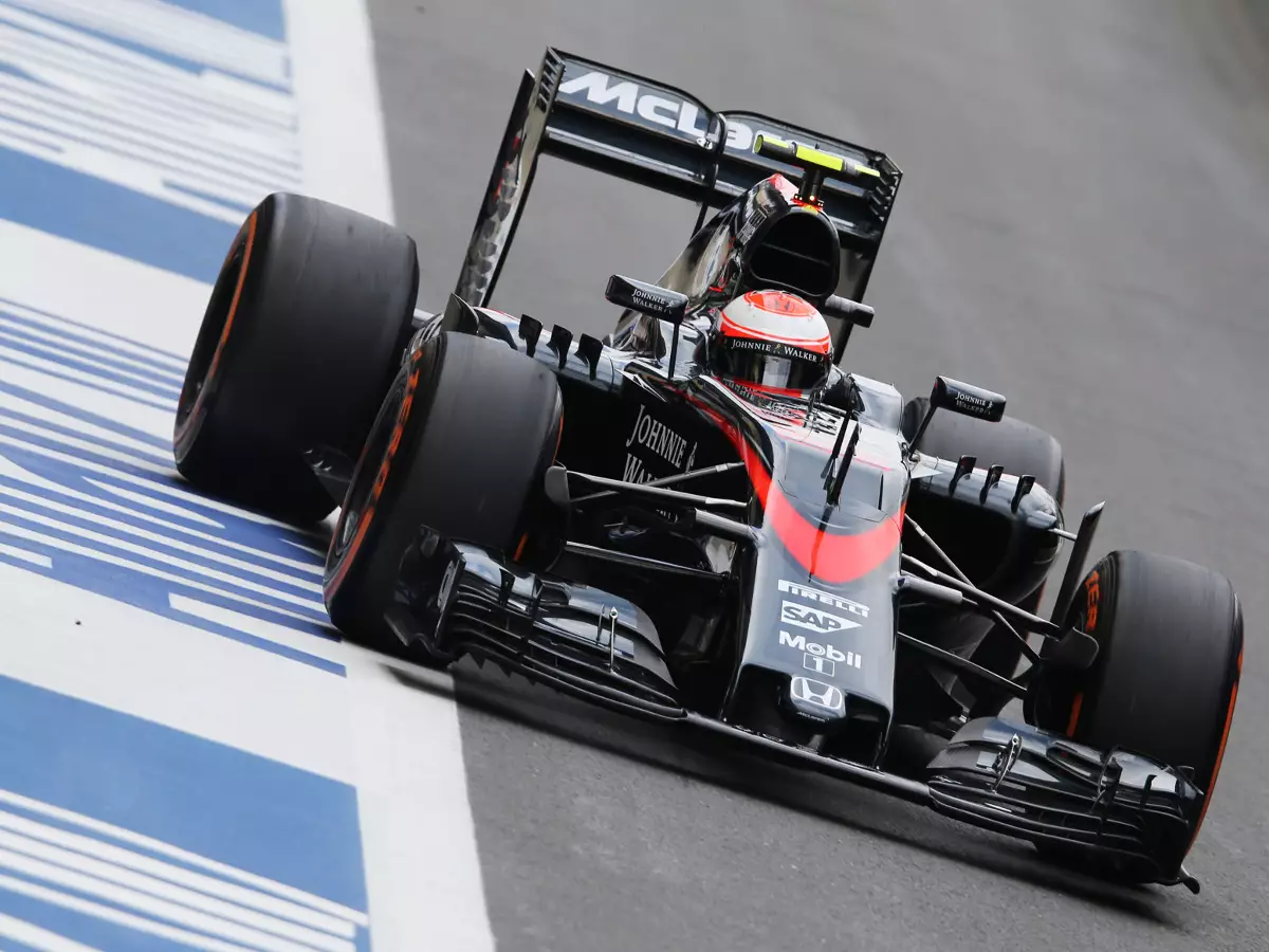 Jenson Button Foto zur News: Button nach Debakel: "Grinse nur für die Öffentlichkeit"