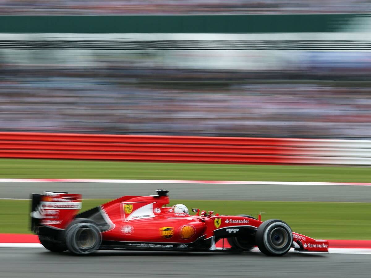 Foto zur News: Sebastian Vettel im Qualifying vom Teamkollege geschlagen