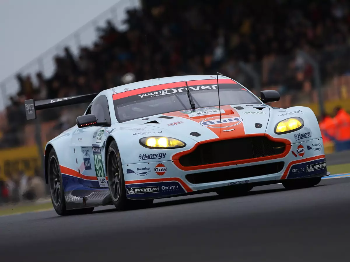 Foto zur News: Red Bull vor Partnerschaft mit Aston Martin und Mercedes?