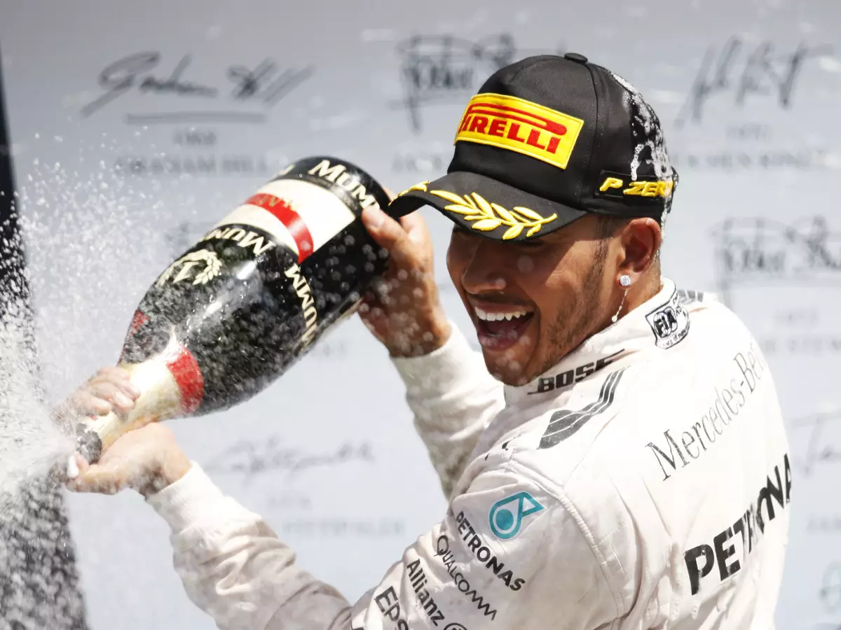 Foto zur News: Als Hamilton zum Regengott betete: "War nicht mein Genius"