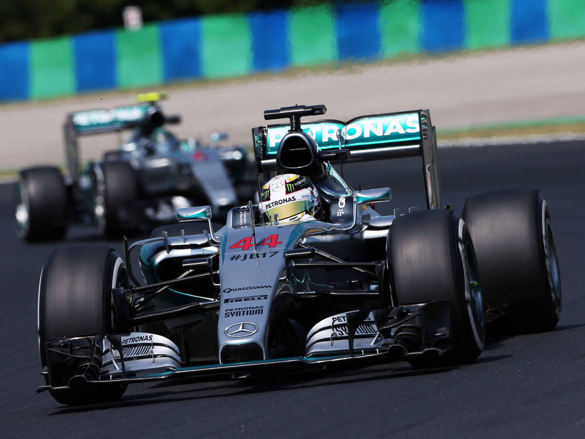 Foto zur News: Formel 1 2015 Budapest: Hamilton mimt den Sonnengott