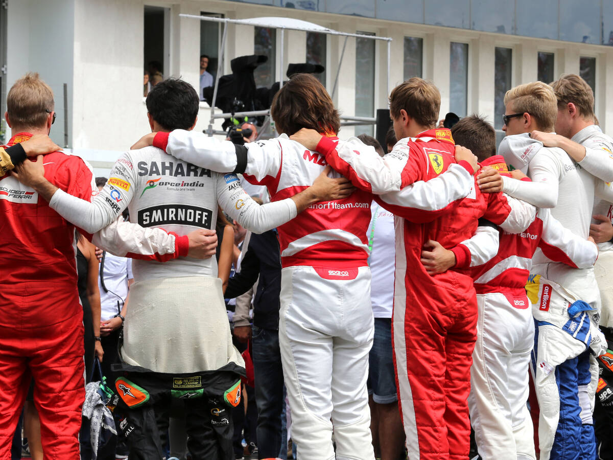 Foto zur News: Hat Jules Bianchis Tod die Fahrer näher zusammengebracht?