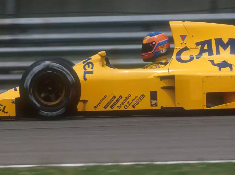 Martin Donnelly im Lotus 102 von 1990 Foto zur News: Rückblick: Martin Donnellys schwerer Unfall in Jerez 1990