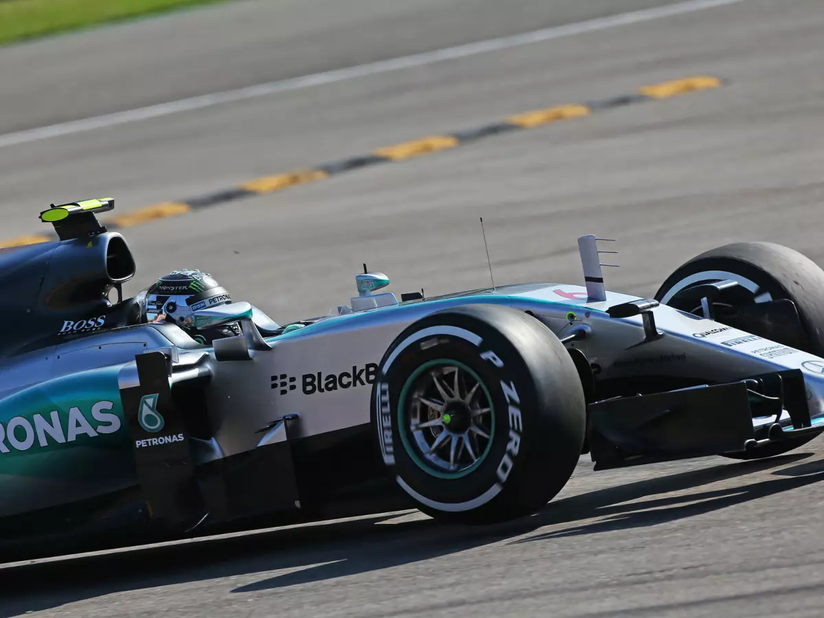 Foto zur News: Formel 1 Spa 2015: Rosberg schneller als Hamilton