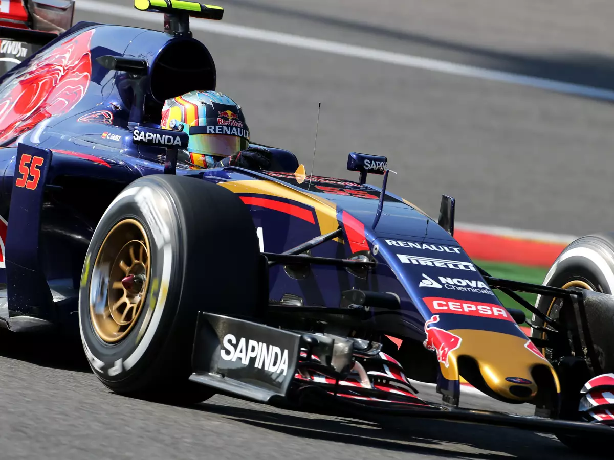 Foto zur News: Toro Rosso: Sainz Top 10, Strategie für Verstappen optimiert