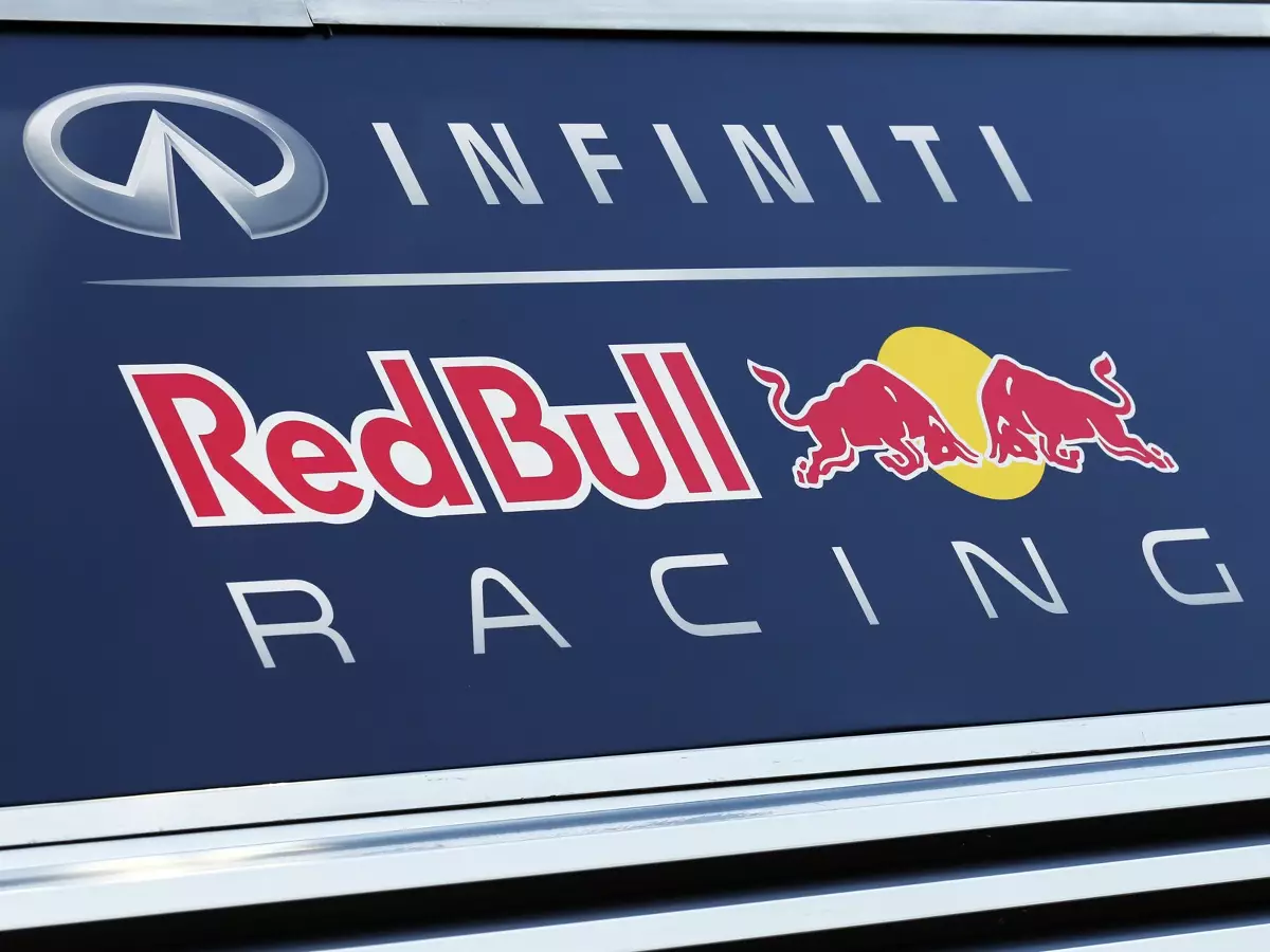 Red Bull Logo Foto zur News: Formel-1-Motoren 2016: Mercedes sagt Red Bull ab